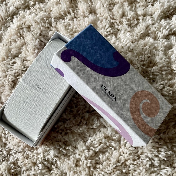 PRADA Minimal Baroque Round Tortoise Sunglasses - Picture 12 of 13